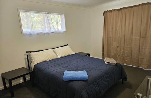 Eagleby House | Logan Hospital & Dreamworld not too far away. Quiet area. Carers must Disclose