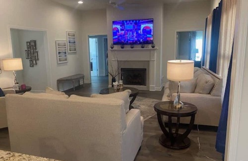 Northport House | Charming 3-bedroom house in fabulous Northport with AC, WiFi