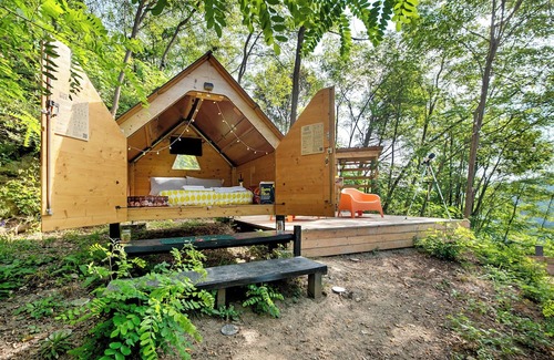 Carrodano Inferiore RV Rental | Caravan 'Starsbox Cinque Terre - Casa' with Mountain View, Private Pool and Private Garden