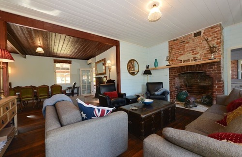 South Bruny House | Ventnor Guest House ~enchanting Cottage!