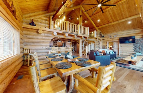 Fort Valley House | Luxury log cabin home with large deck, loft, mountain views, & grill