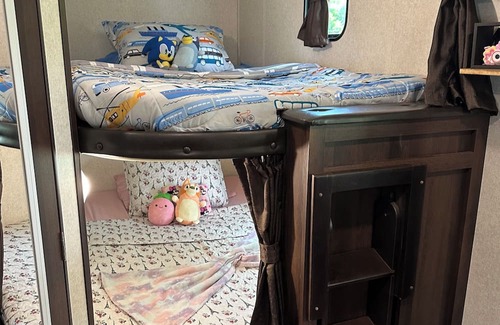 Stroudsburg House | Cozy 2-bedroom RV in awesome Stroudsburg with AC, WiFi