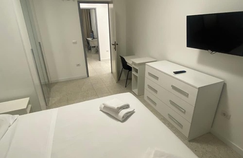 Zona XXIV Fonte Ostiense Apartment | Spazioso Appartamento Lauretino