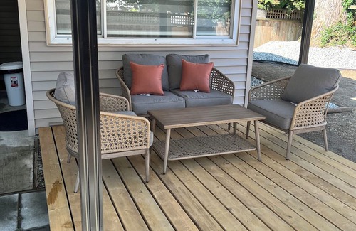 Ladner House | A little studio in our backyard