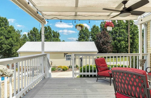 St. Charles Historic District House | Bungalow Bill Pool Side Retreat