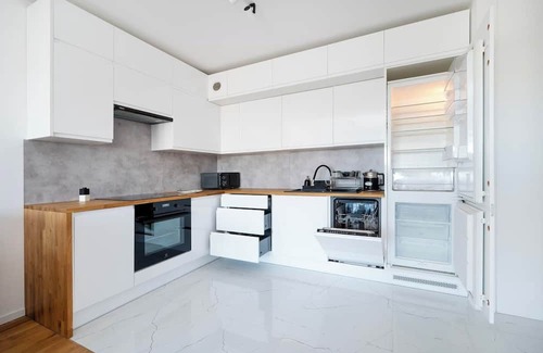 Lodz Apartment | Wróblewskiego Apt - Balcony, Parking, Workspace - by Rentujemy