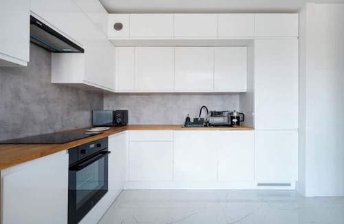 Lodz Apartment | Wróblewskiego Apt - Balcony, Parking, Workspace - by Rentujemy