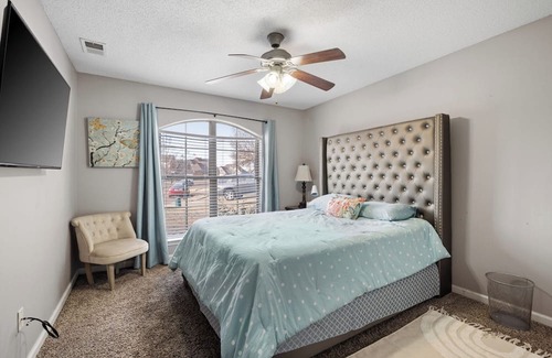 Olive Branch House | Spacious family friendly 4-bedroom house in Wonderful Olive Branch with AC, WiFi