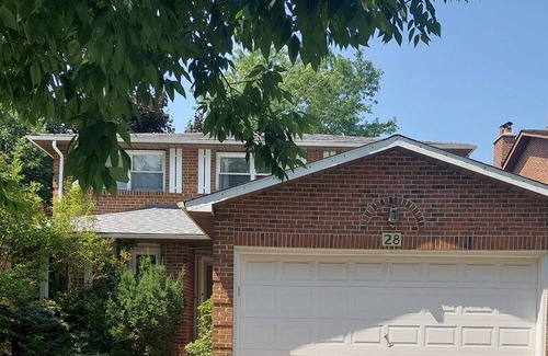 Markham House | Cozy Full Basement in a nice area, separate entry