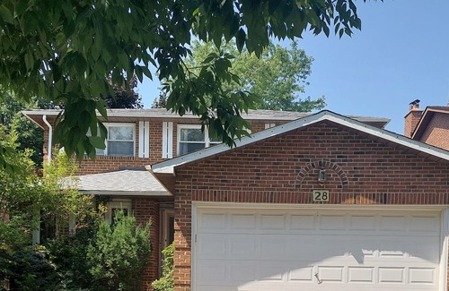 Markham House | Cozy Full Basement in a nice area, separate entry