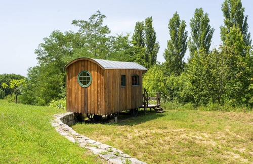 Arcangues House | Null 'Roulotte Vintage' with Shared Terrace