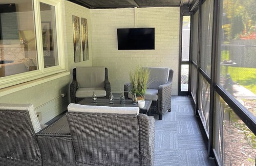 Battle Creek House | Lovely Mid Century Modern Ranch