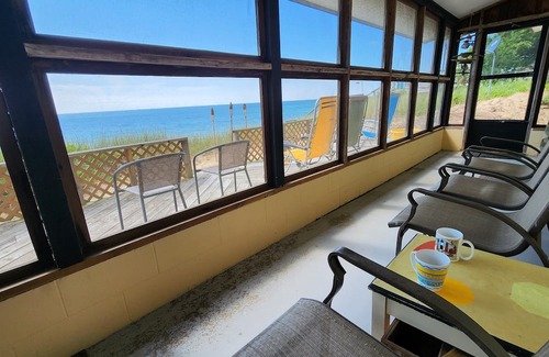 Montague Cottage | Charming 3-bedroom cottage RIGHT ON LAKE MICHIGAN with AC/HEAT/WIFI