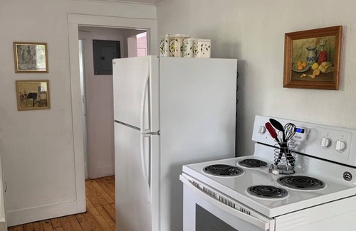 Llano Apartment | Downtown Llano: charming 1/1 corporate apt - WiFi, AC, 1 block from Llano River!
