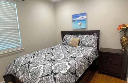 Ballwin House | Charming 1-bedroom in basement with AC, WiFi in awesome Ballwin