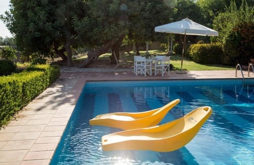 Modica Cottage | Delightful Sicilian Retreat with Pool, Gardens, and Coastal Views Near Modica
