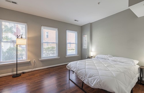 Navy Yard House | Entire Townhome 3-Bedroom in Navy Yard, Washington DC