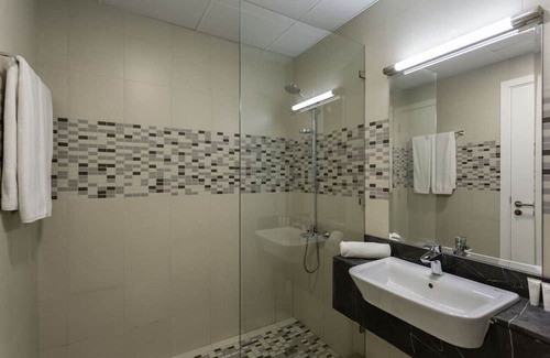 Discovery Gardens Apartment | Luxury Studio 5 mins from Ibn Batuta!