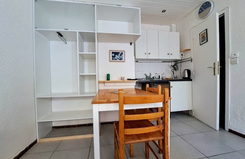 Lit-et-Mixe Apartment | Comfortable studio close to shops and oceans