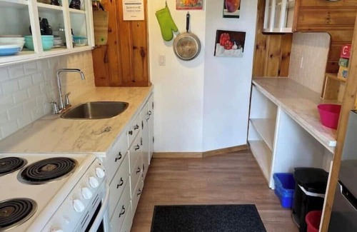 Grey Highlands Ski Chalet | Private 5 Acre Chalet with Bunkie & Sauna - Rated 4.9 with 100 Reviews on Airb&b