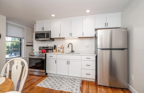 Ludlow House | Historic Ludlow Suites – 2 Apts in 1 Booking! Highly Walkable, Min to Downtown