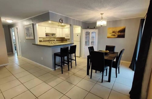 Cypress Lake House | Cozy 2-bedroom Condo in beautiful Fort Myers with Pool and Tiki Hut