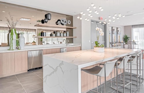 Doral Condo | Elegant Doral Escape: Spacious Luxury
