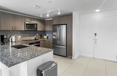 Doral Condo | Modern Comfort: Doral 1BR Serenity