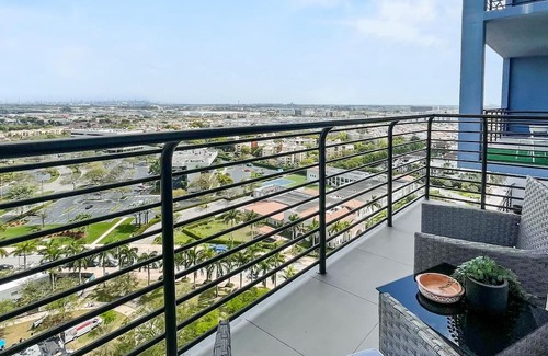 Doral Condo | Modern Comfort: Doral 2BR Serenity