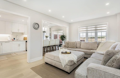 Vaughan Bed & Breakfast | Spotless Pet & Smoke Free Home Near Wonderland