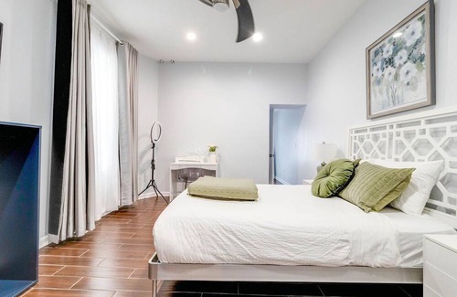Downtown Baltimore House | Luxury Halal Home! 3 Minutes From John Hopkins University and Downtown Baltimore