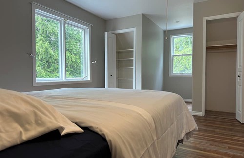 Hagensborg House | Large, Luxury Home in Bella Coola/Hagensborg