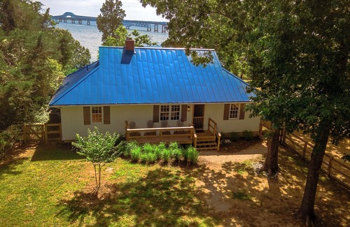 White Stone House | Best View on the Northern Neck, Tons of Privacy and a Sandy Beach!