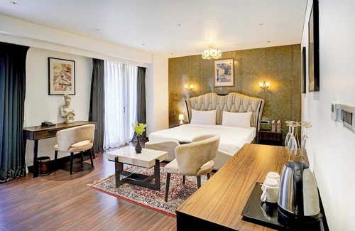Magarpatta City Hotel | Palette - Emerald Guestimony