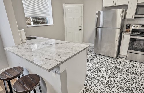 Tower Grove South House | Beautiful Tower Grove Unit, Recently Renovated 2N