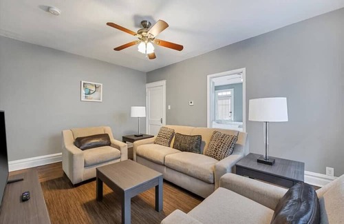 Shaw House | Historic, Second Floor Unit in Shaw Community STL 2W