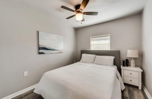 Fort Worth Apartment | Cosy Urban Modern Nest FREEPark 2Beds 5MinDwntwn