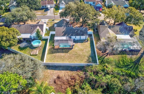 Bloomingdale House | Sleeps 10 with pool & game room