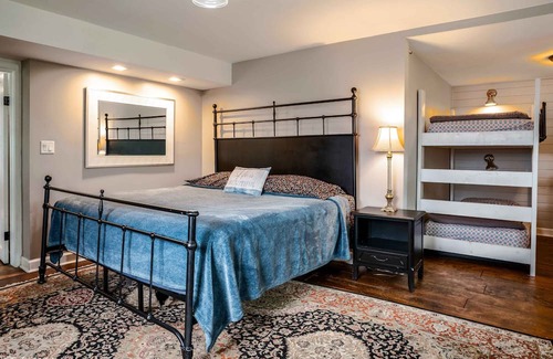 Twin Lakes House | Highland House – 8 BDR Home Sleeps 23! Private Pool, Pet Friendly