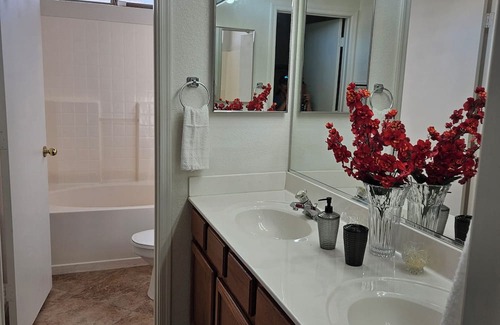 Anthem House | Cozy retreat in the heart of Arizona with mountain views & other activities.