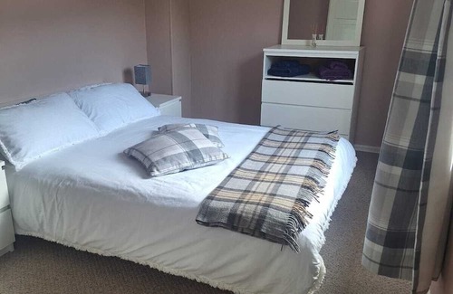 Glenfinnan Ski Chalet | Twin Deer Lodge - Amazing highland views, located in a Glen with lochs and river