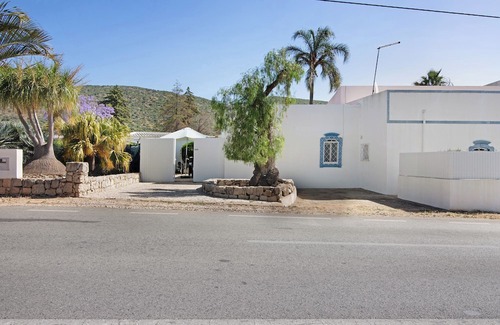 Colmeal Apartment | Studio Apartment 'Holiday Home Medronhal Faro' with Mountain View, Wi-Fi and Air Conditioning