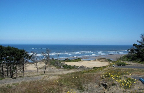 Agate Beach Resort | Ocean view and 5 minute walk to beach.