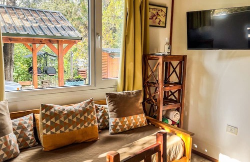 San Carlos de Bariloche Cabin | Charming cabin, steps from Lake Nahuel Huapi