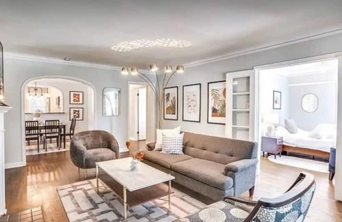 Park Cities House | Charming 3-Bed Duplex in University Park: Perfect for Short or Long Stays