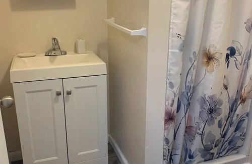 Bridgeport Apartment | Pleasant Lower Level Apartment