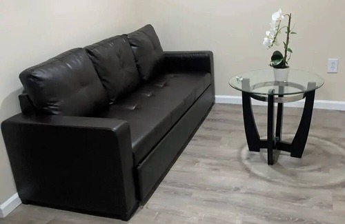 Bridgeport Apartment | Pleasant Lower Level Apartment