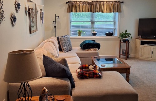 Linden Apartment | Apple Mountain Retreat: