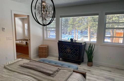 Redwood Meadows House | Welcome to Nezzie in the woods!
