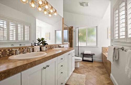 North Redondo House | Endless Summer! 3B/2.5BA Bright & Comfortable Home